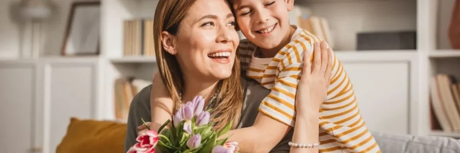 Mayo 10 de 2.026 – Día de la Madre